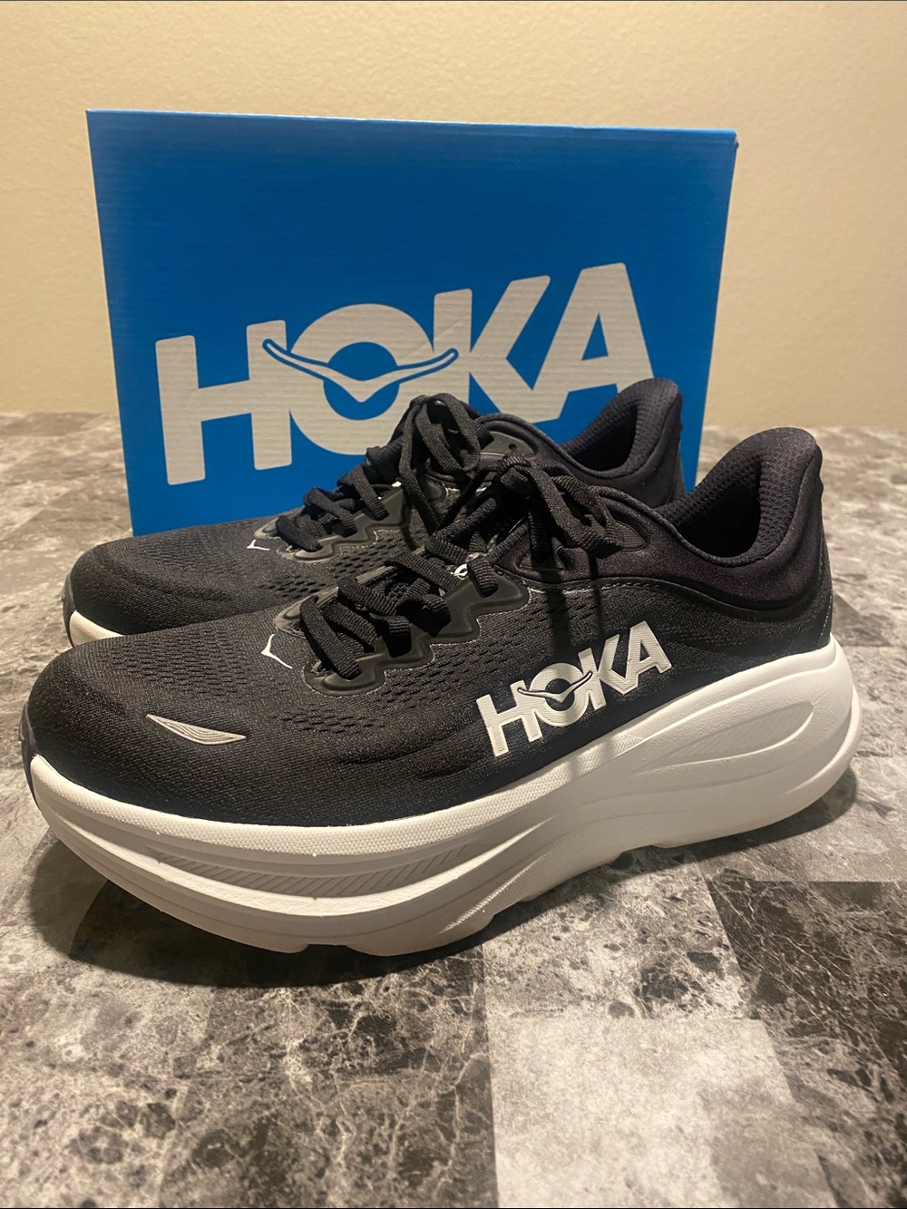 HOKA Men’s Bondi 9, Size 9 extra wide